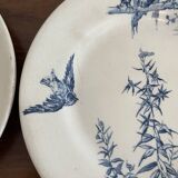 Lot de 2 assiettes en terre de fer Gien modèle Chardonnerets