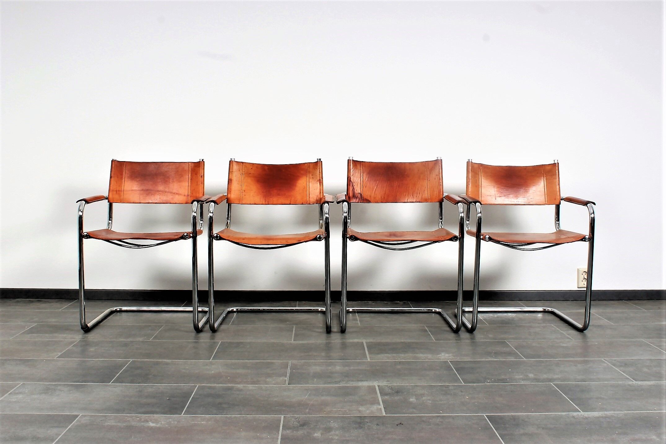 Fauteuil en cuir cognac