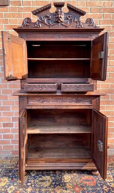 Cabinet louis XIII in walnut 19th era