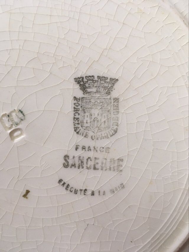 Set old flat plates flowered