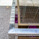 Table basse en acier et laiton, avec décorations en plexiglas coloré Italie années 70