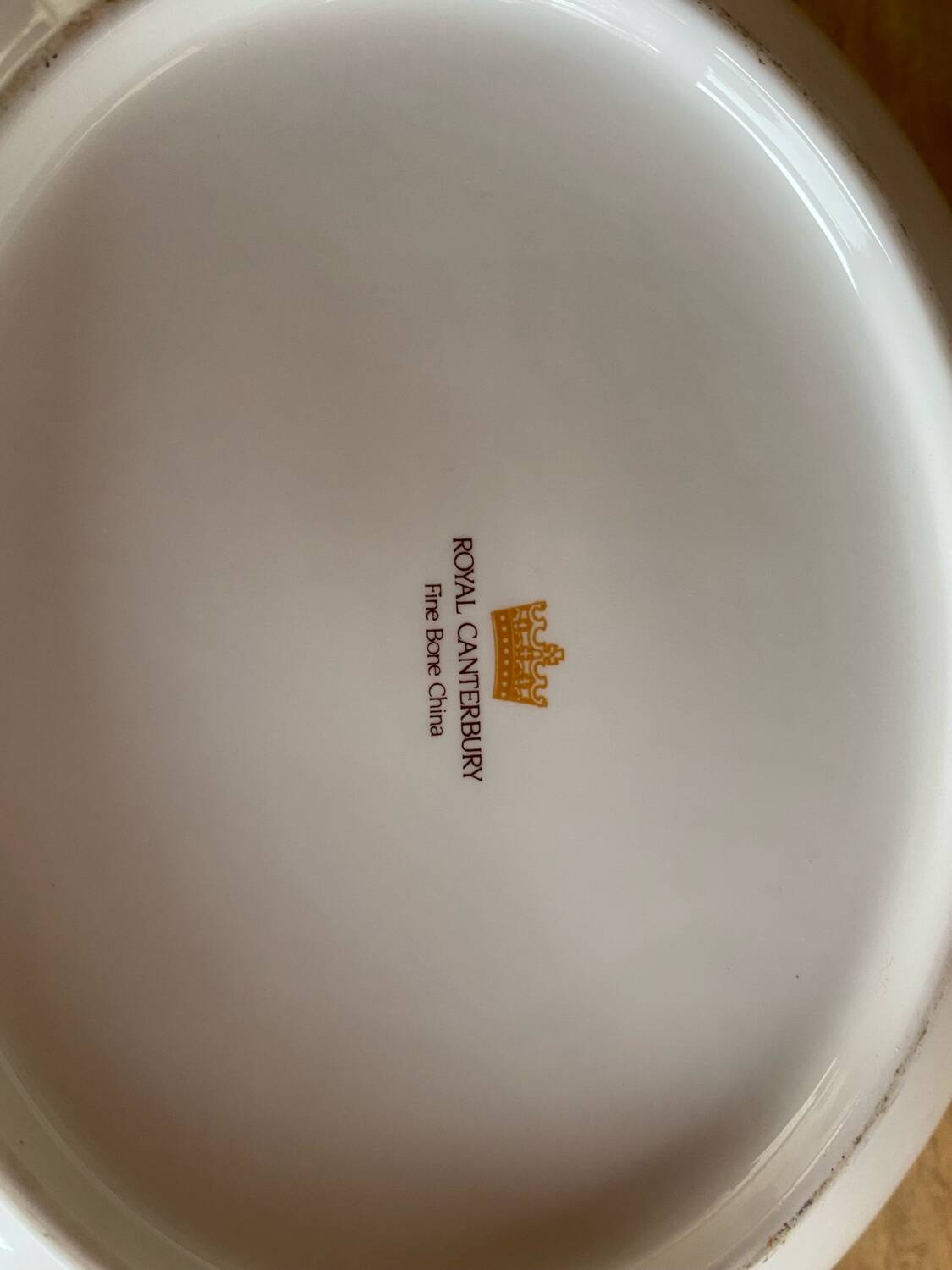 Royal Canterbury Anna fine bone china tureen or dish