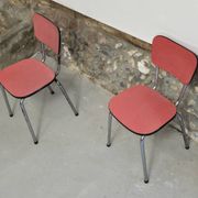 Paire de chaises en formica rose