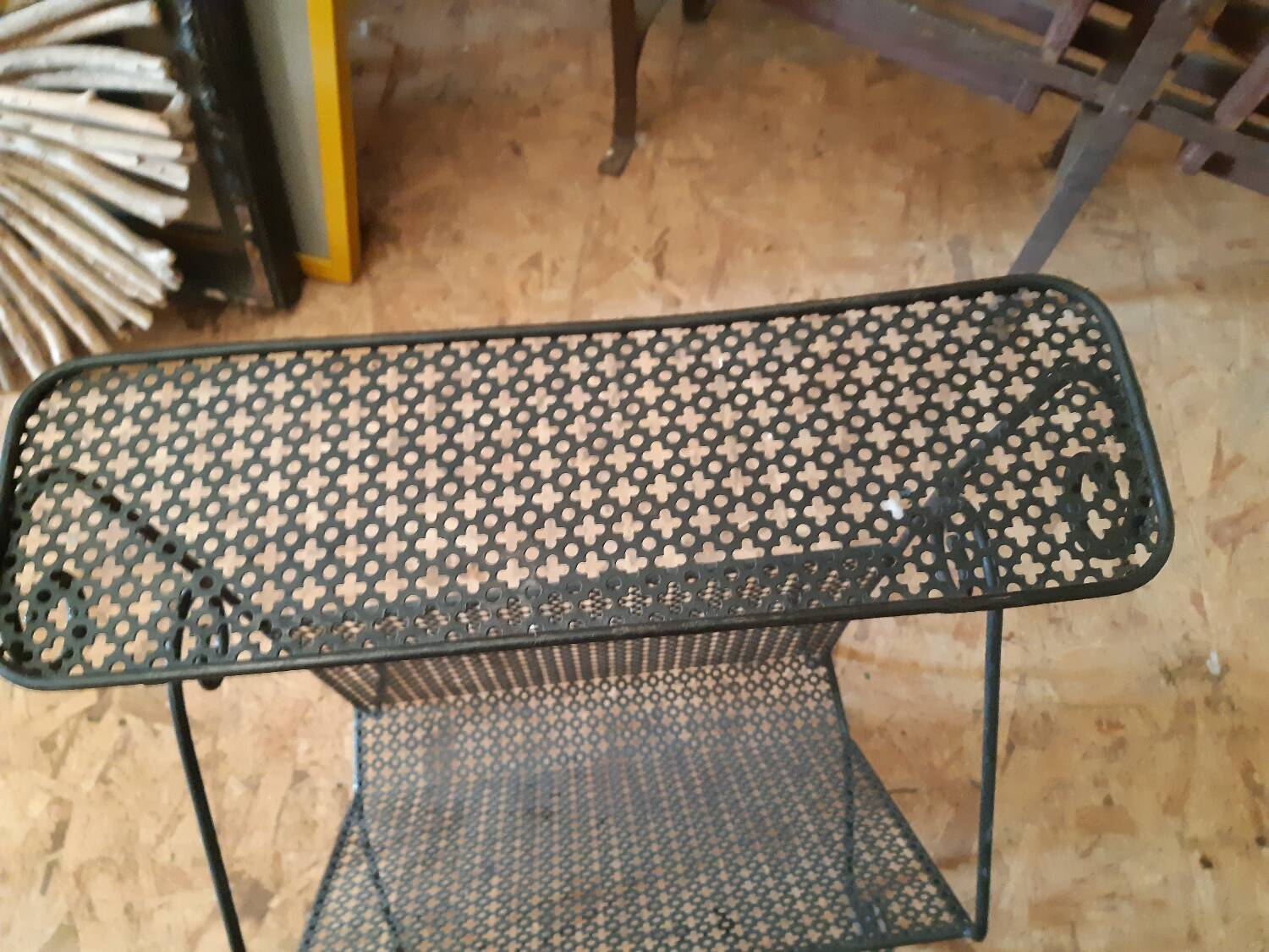 Matego style vintage magazine holder