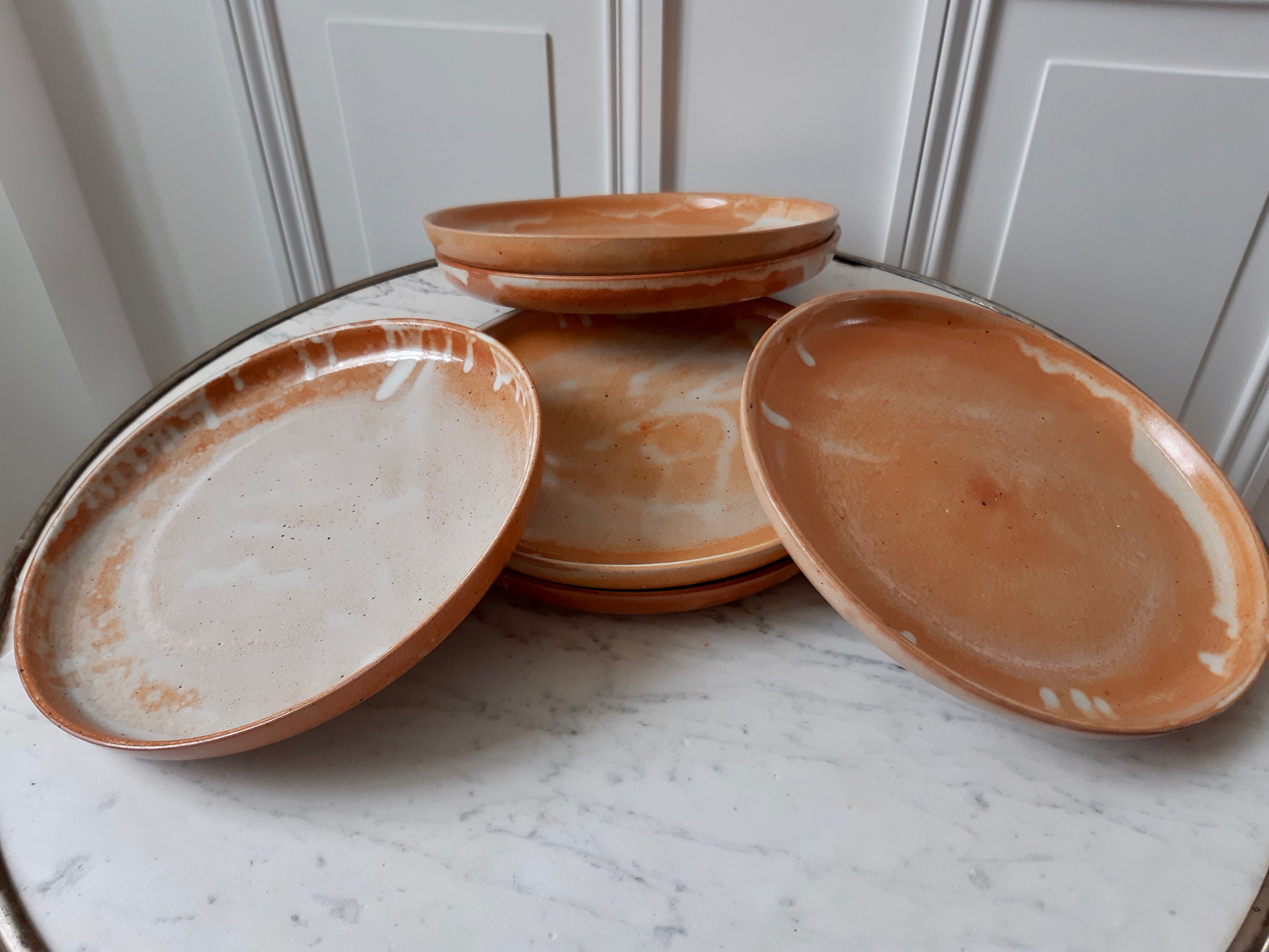 Lot of 6/12 flat plates in vintage sandstone