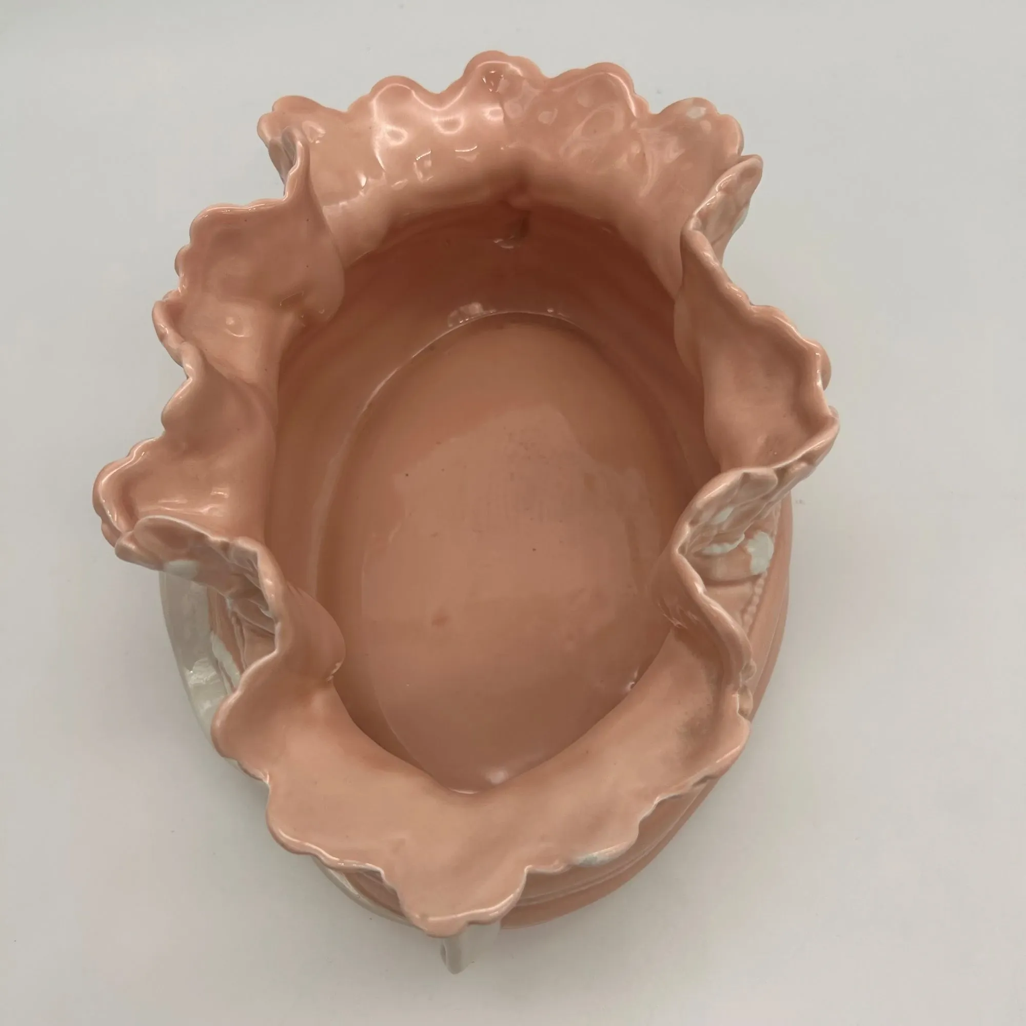 Vintage ceramic cache-pot in pink and white.
