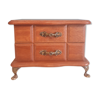 Jewelry box