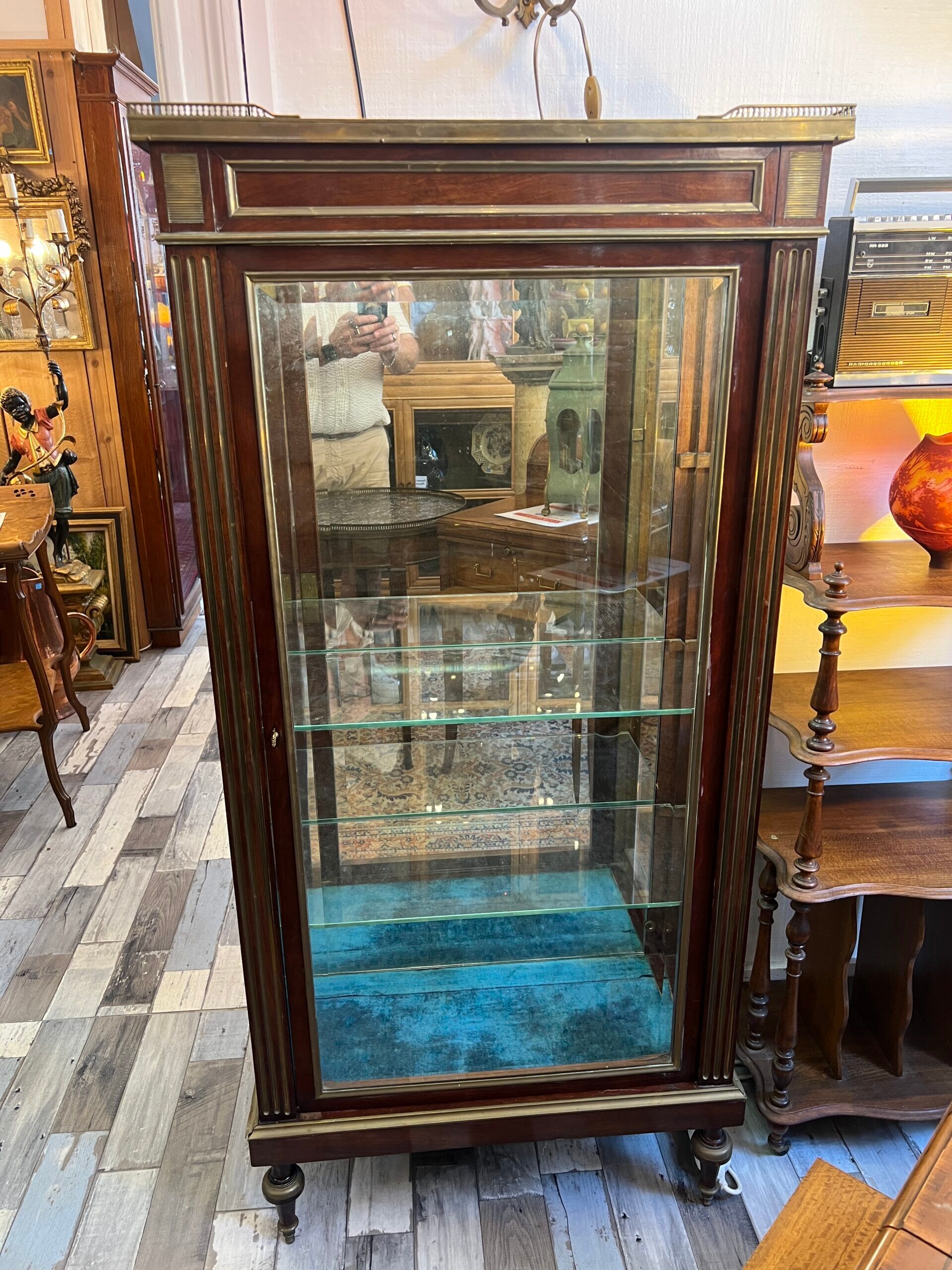 Louis XVI style display cabinet, in mahogany and mahogany veneer, with a red marble top with gallery