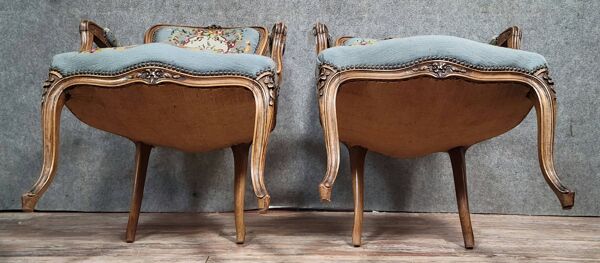Paire de fauteuils cabriolets style Louis XV en noyer