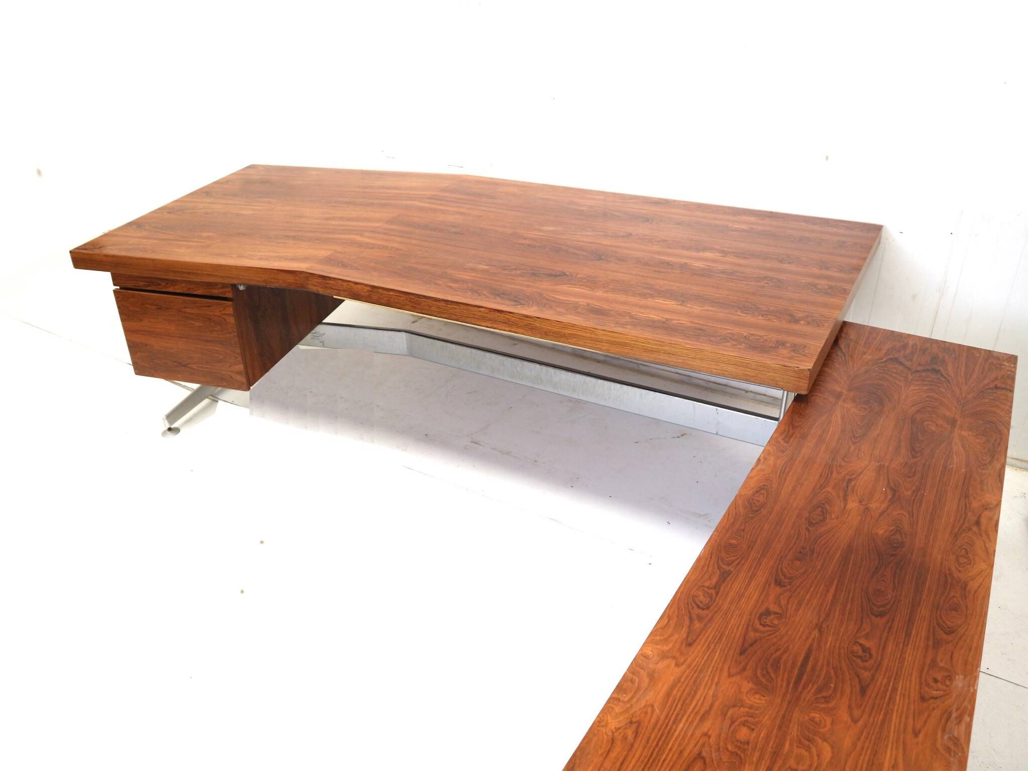 Large exclusive vintage rosewood corner desk by Voko made in the 1960s