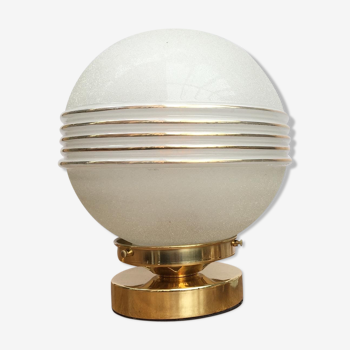 Lampe à poser globe vintage en verre givré blanc rayé doré