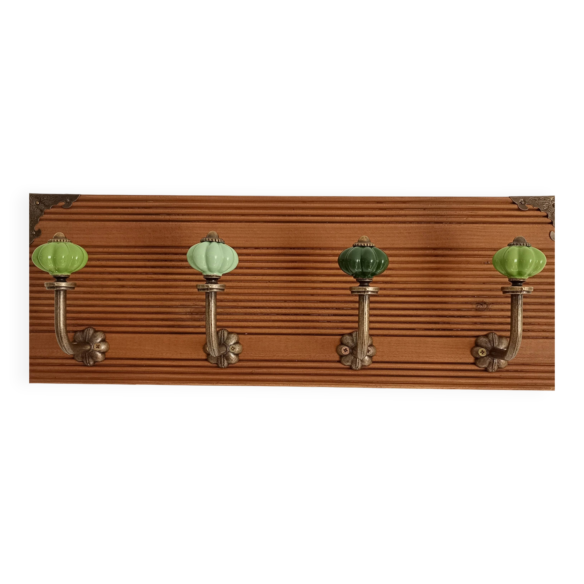 Wall-mounted coat rack in wood – 40 cm – 4 hooks in metal and green ceramic
