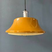 Suspension en métal jaune Mid-Century