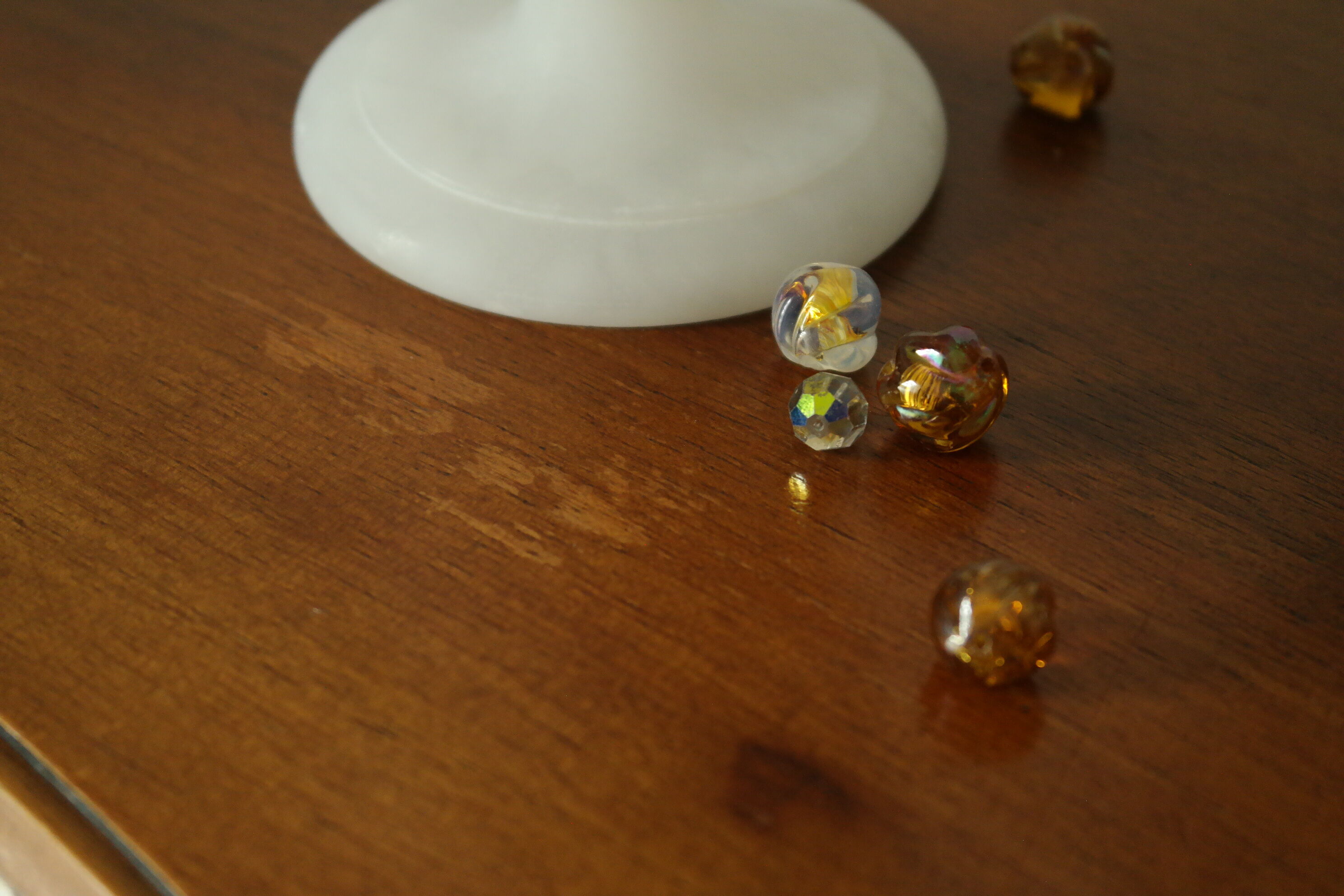 Louis XV style walnut tomb chest of drawers, 20th century