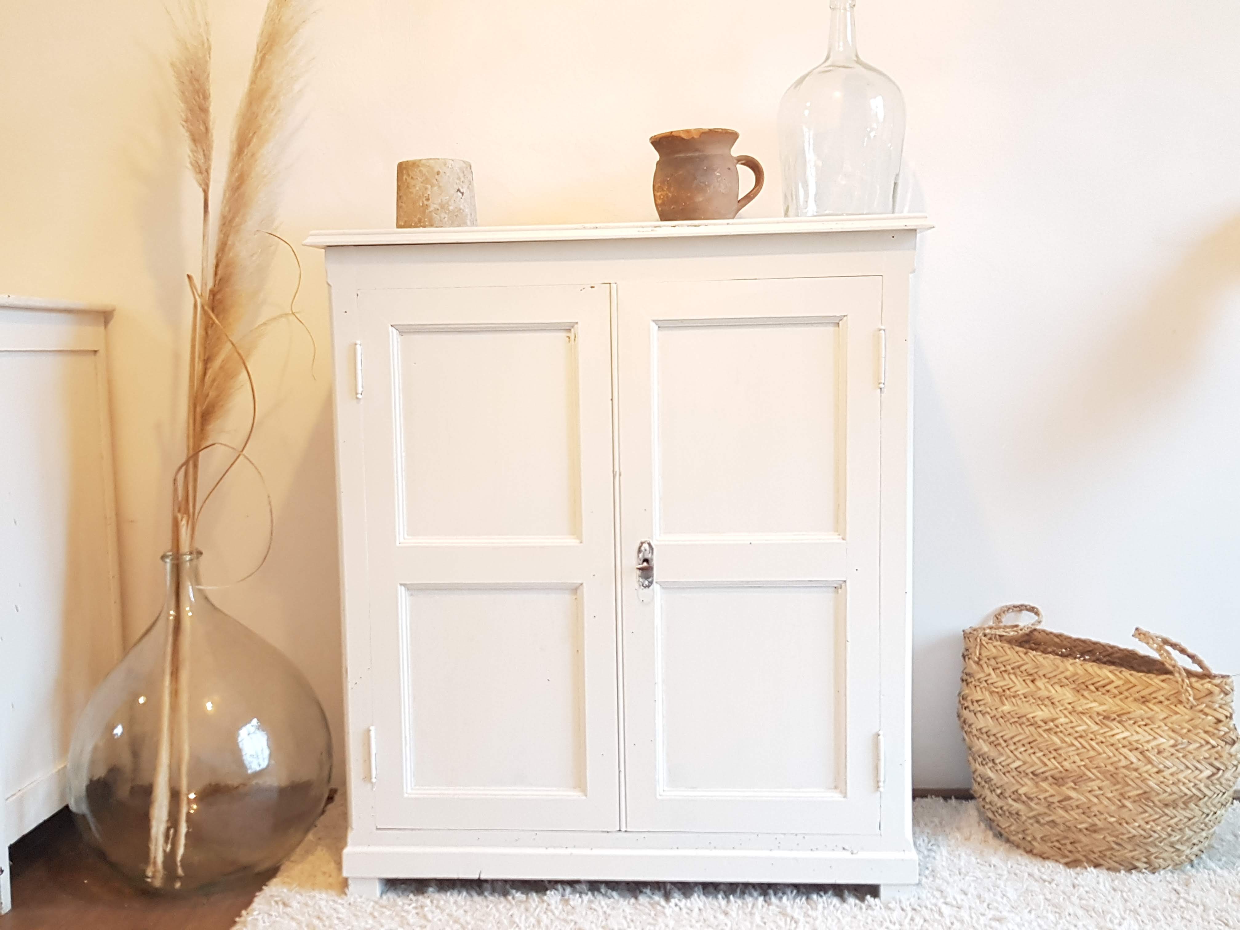 Old white Parisian buffet