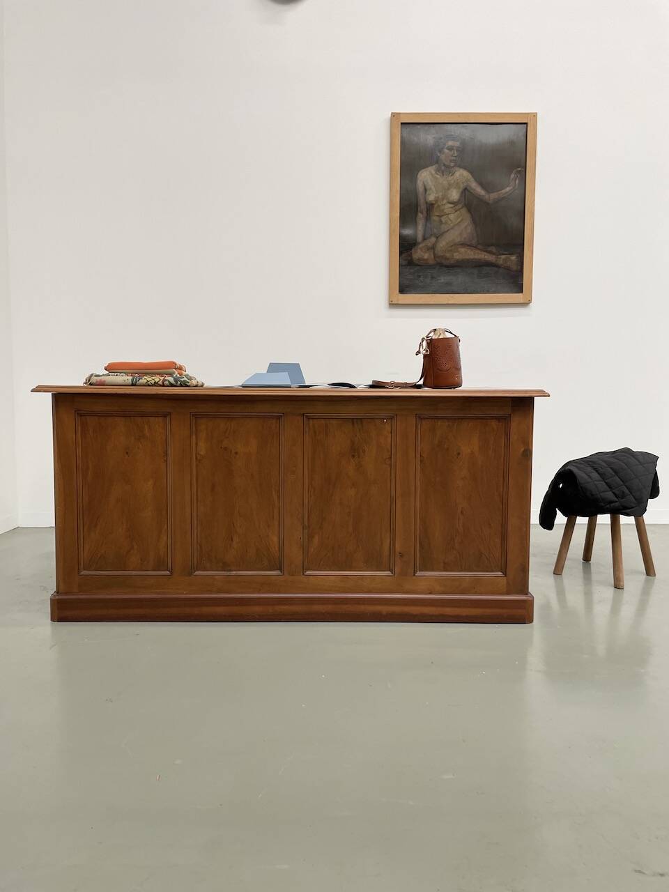 Comptoir ou bureau en noyer années 50