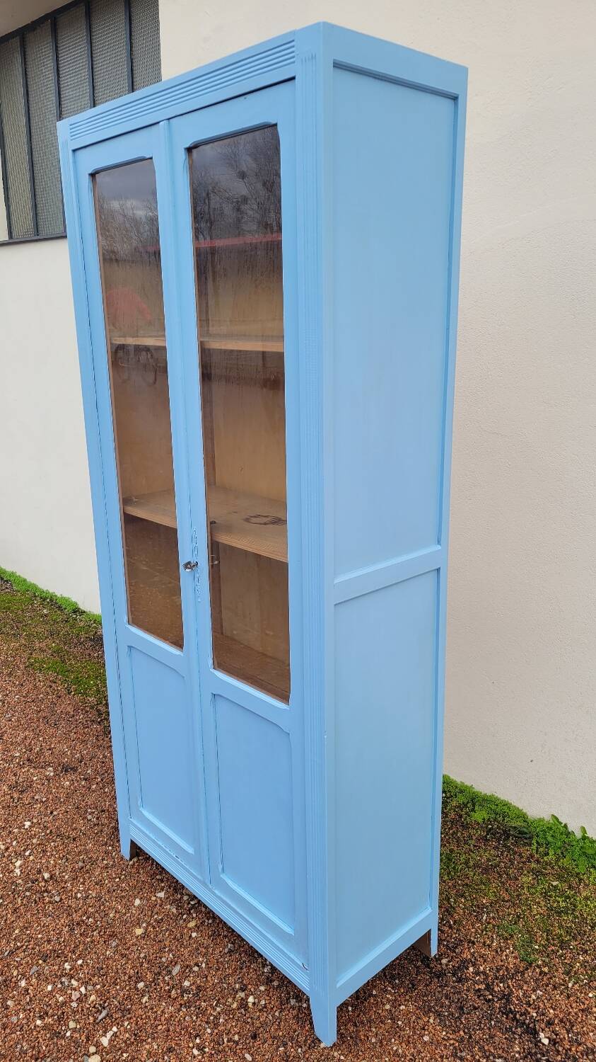 Armoire vitrine parisienne en bois peinte, 1950