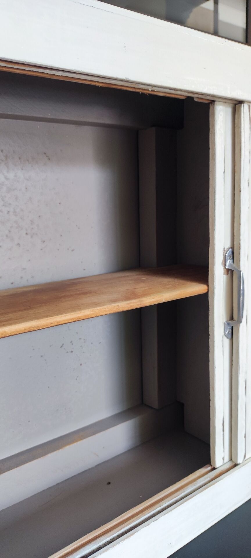Sliding door buffet
