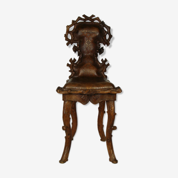 Chaise sculptée de style" foret noire"