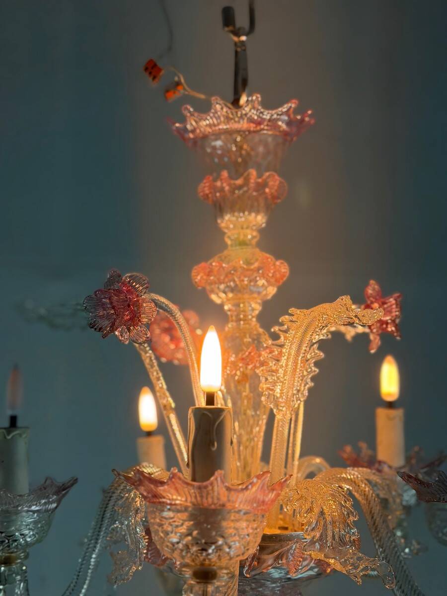 Small Venetian chandelier in colorless and red Murano glass, circa 1950