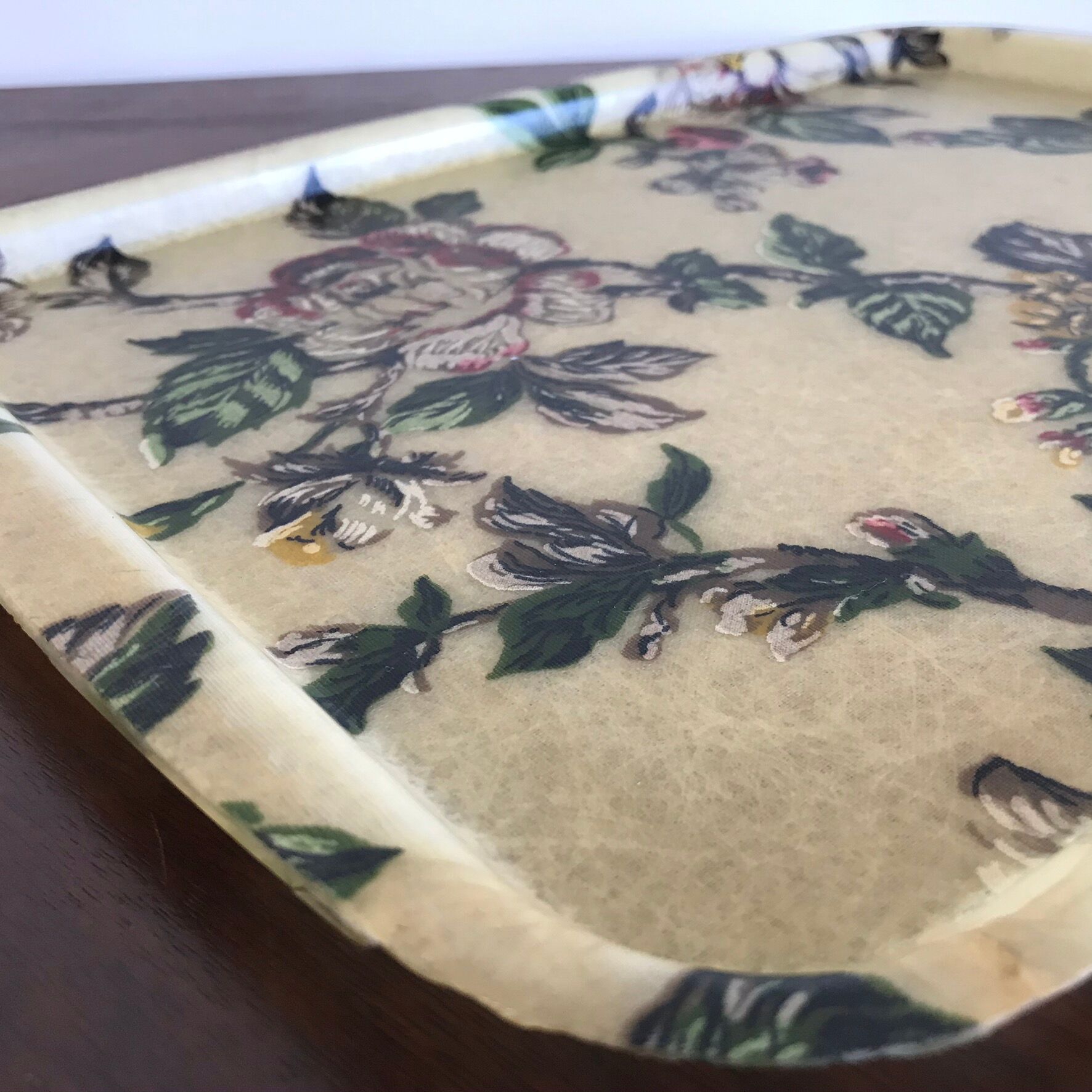 Vintage fiberglass floral pattern
