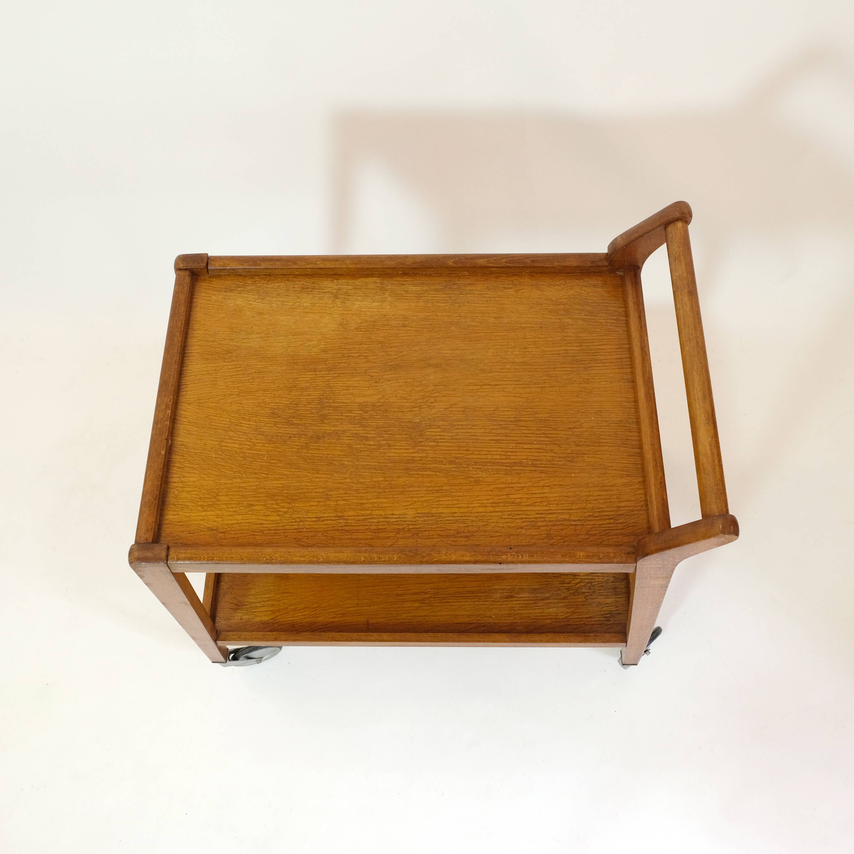 Light wood service from the 50s.