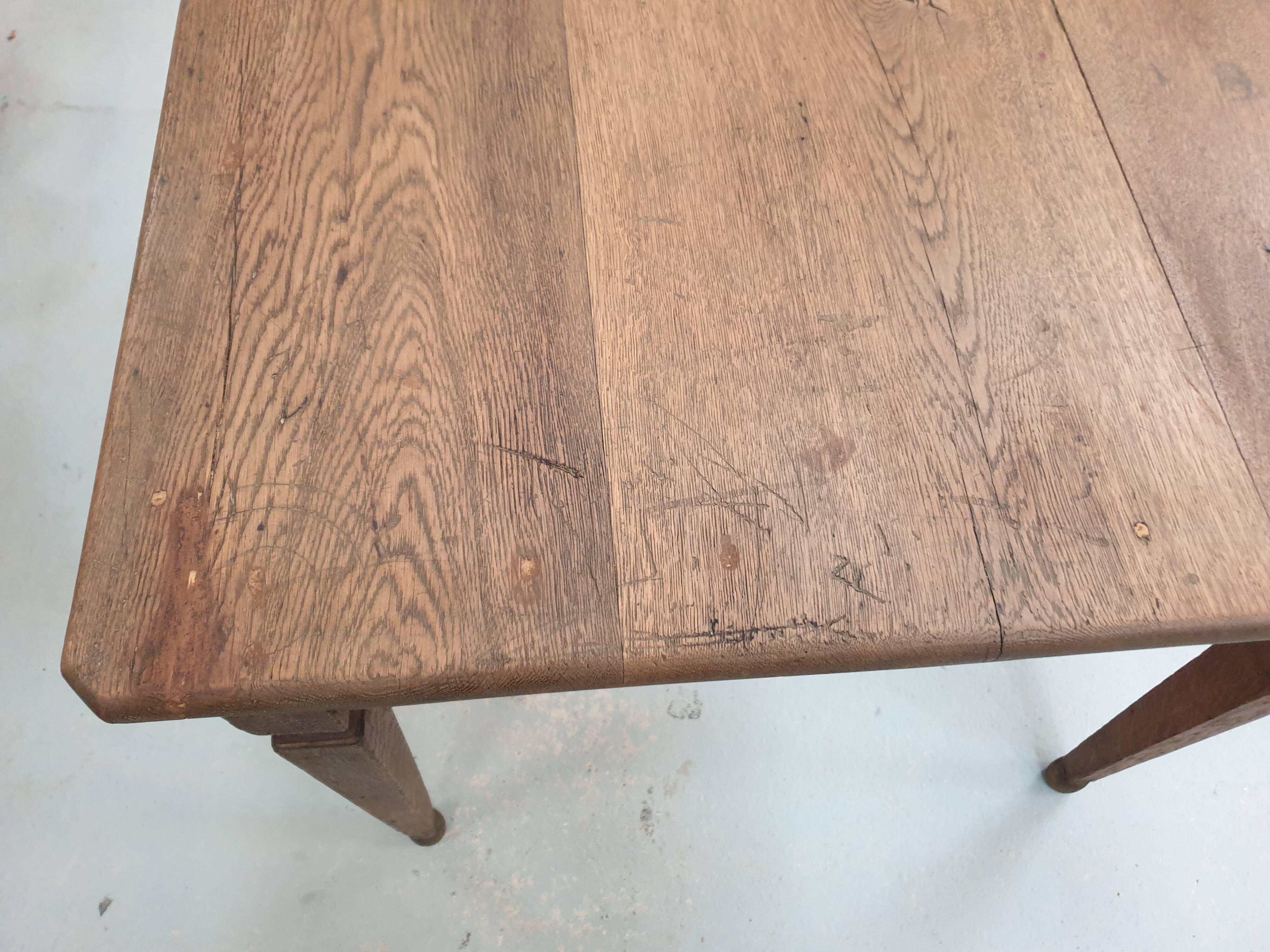 Late XIX debut XX farm table