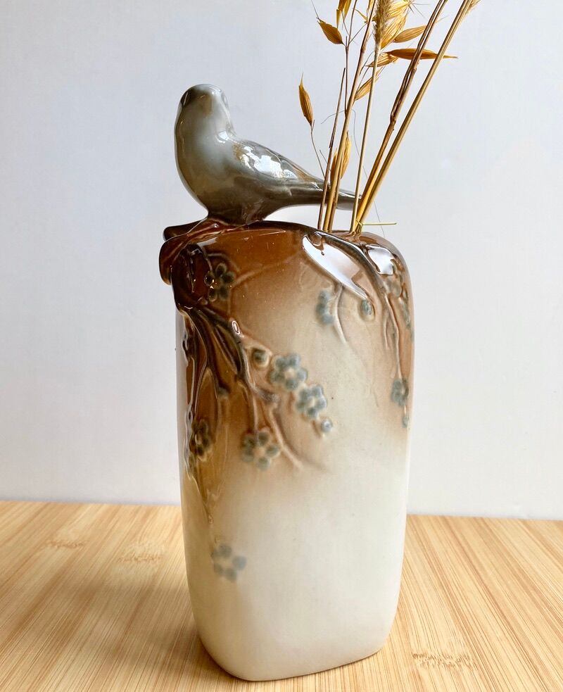 Vintage vase type "slip"