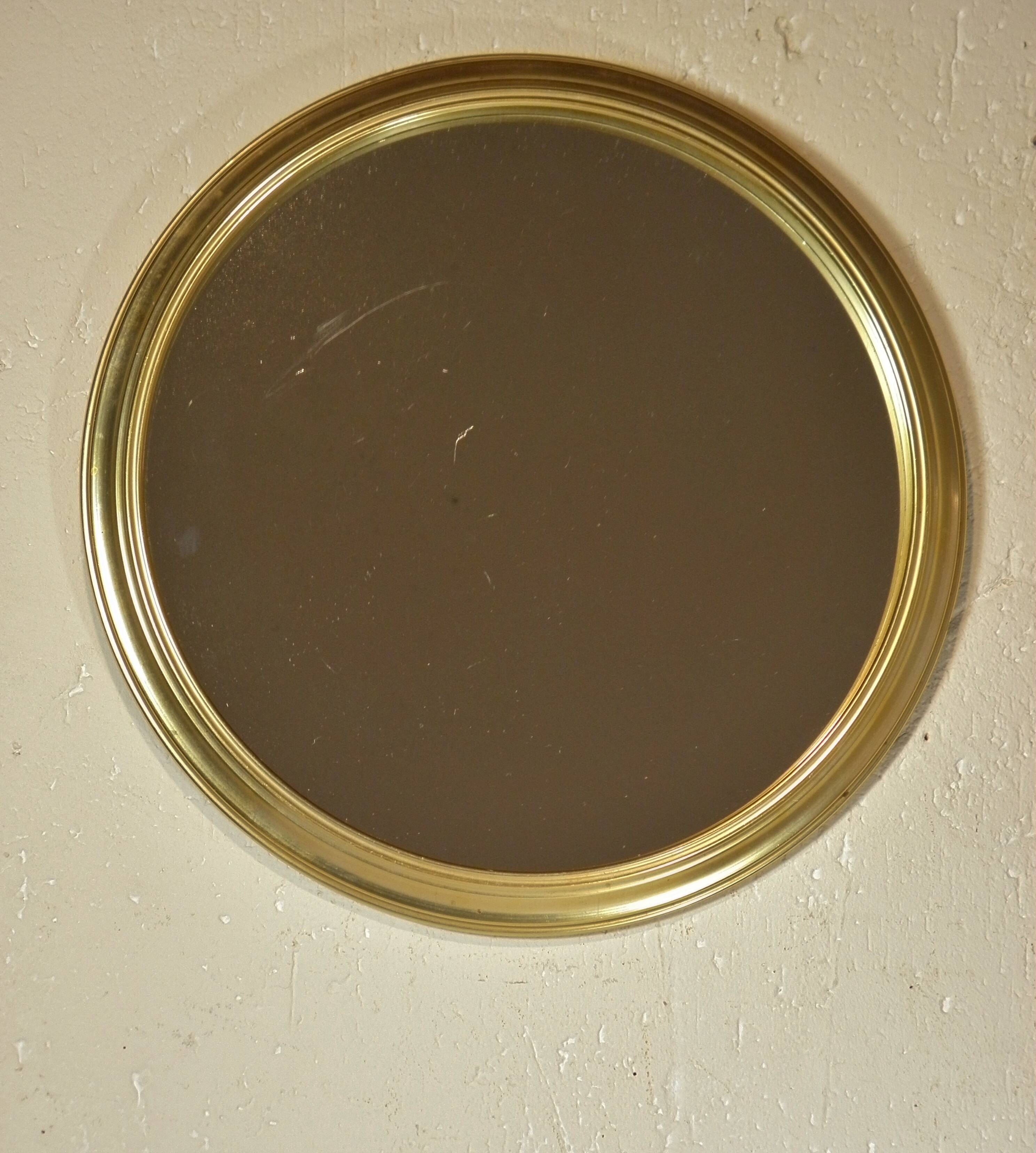 Round gold metal mirror 31 cm