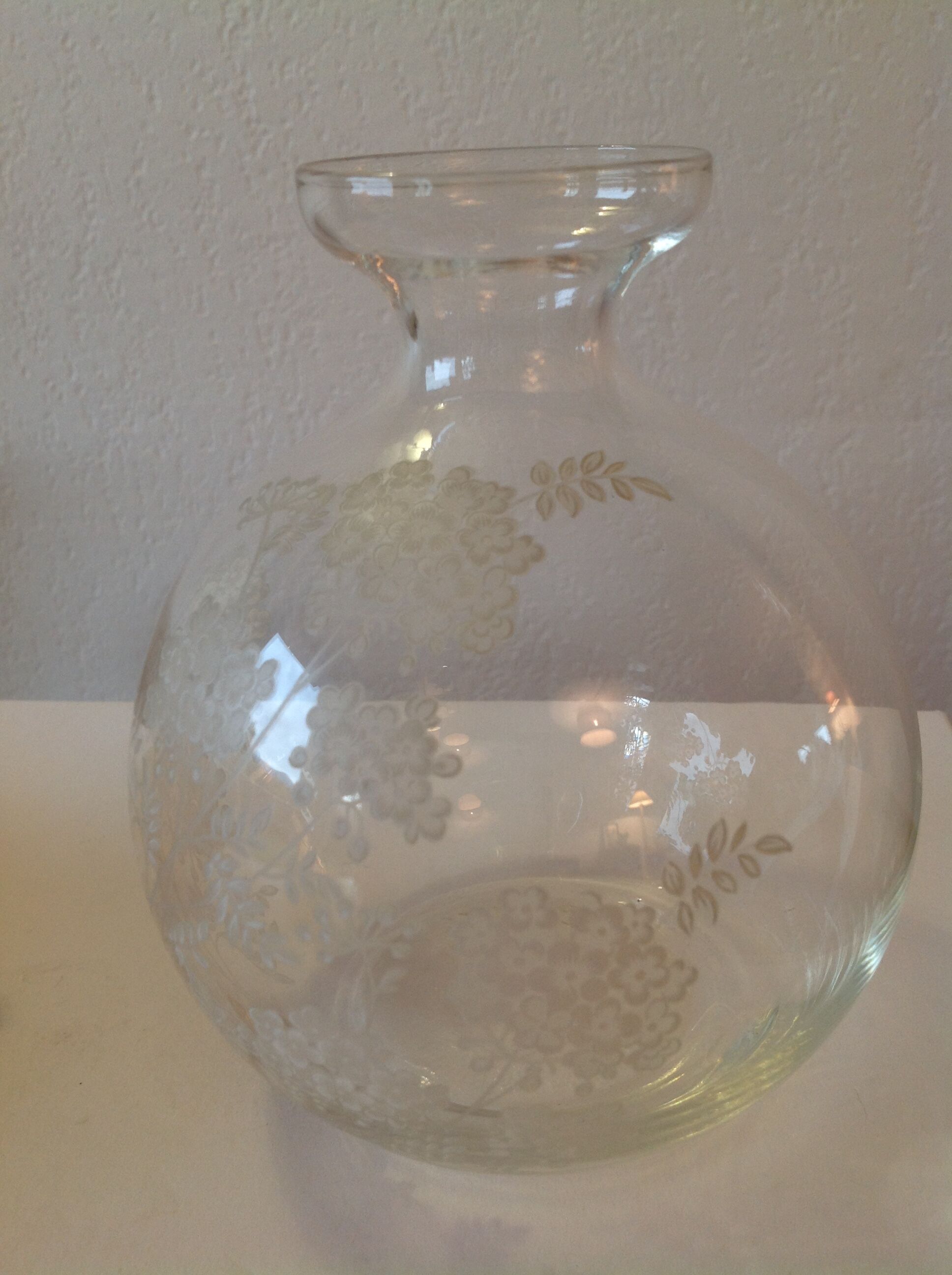 Vase round floral decoration