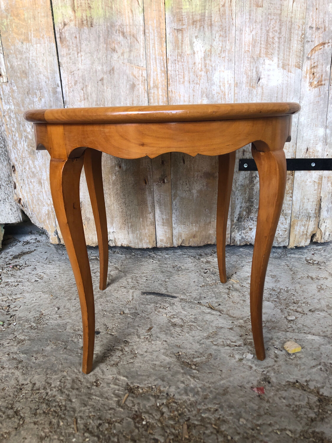 Coffee table style Louis XV