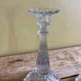 Paire de bougeoirs en verre moulé