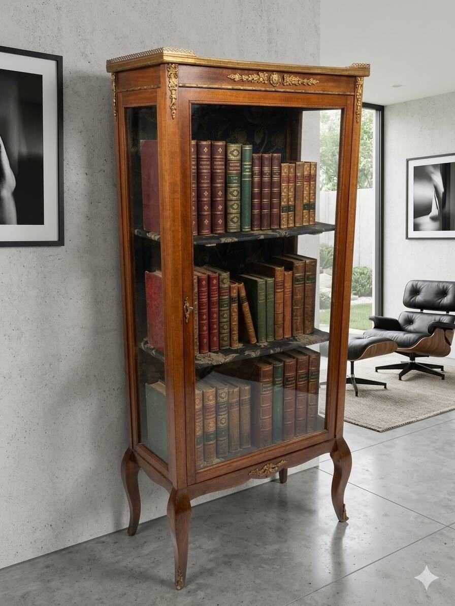 Vitrine ancienne style transition Louis XV-Louis XVI en Acajou
