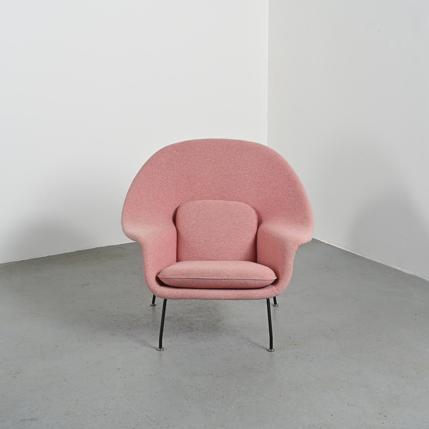 Womb Chair 1st edition by Eero Saarinen, Knoll circa 1948.