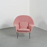 Womb Chair 1st edition by Eero Saarinen, Knoll circa 1948.