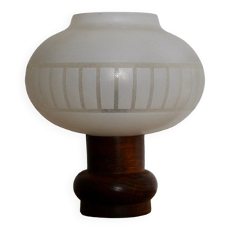 Table lamp