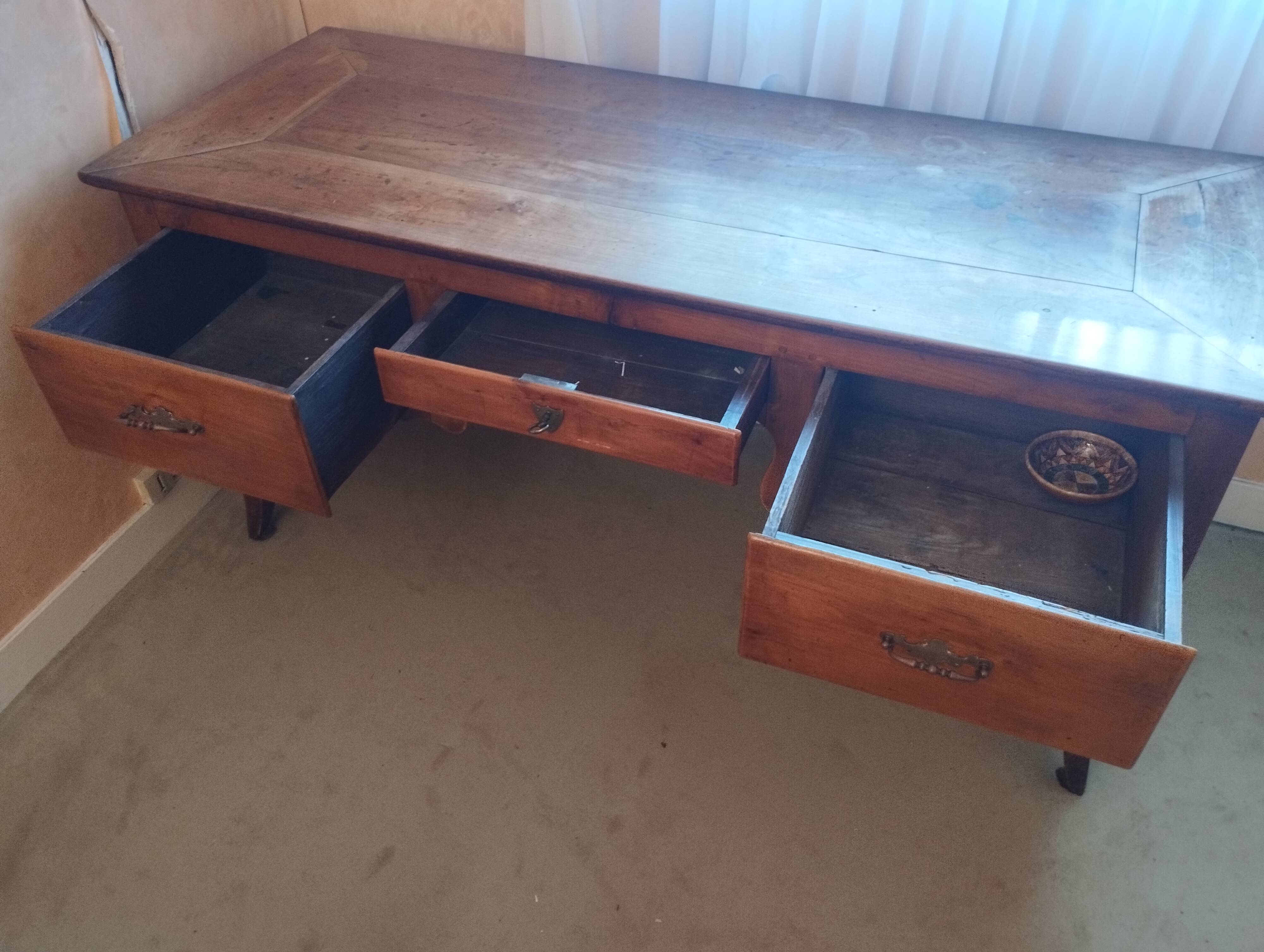 Large Louis XV mid-century desk in solid walnut.