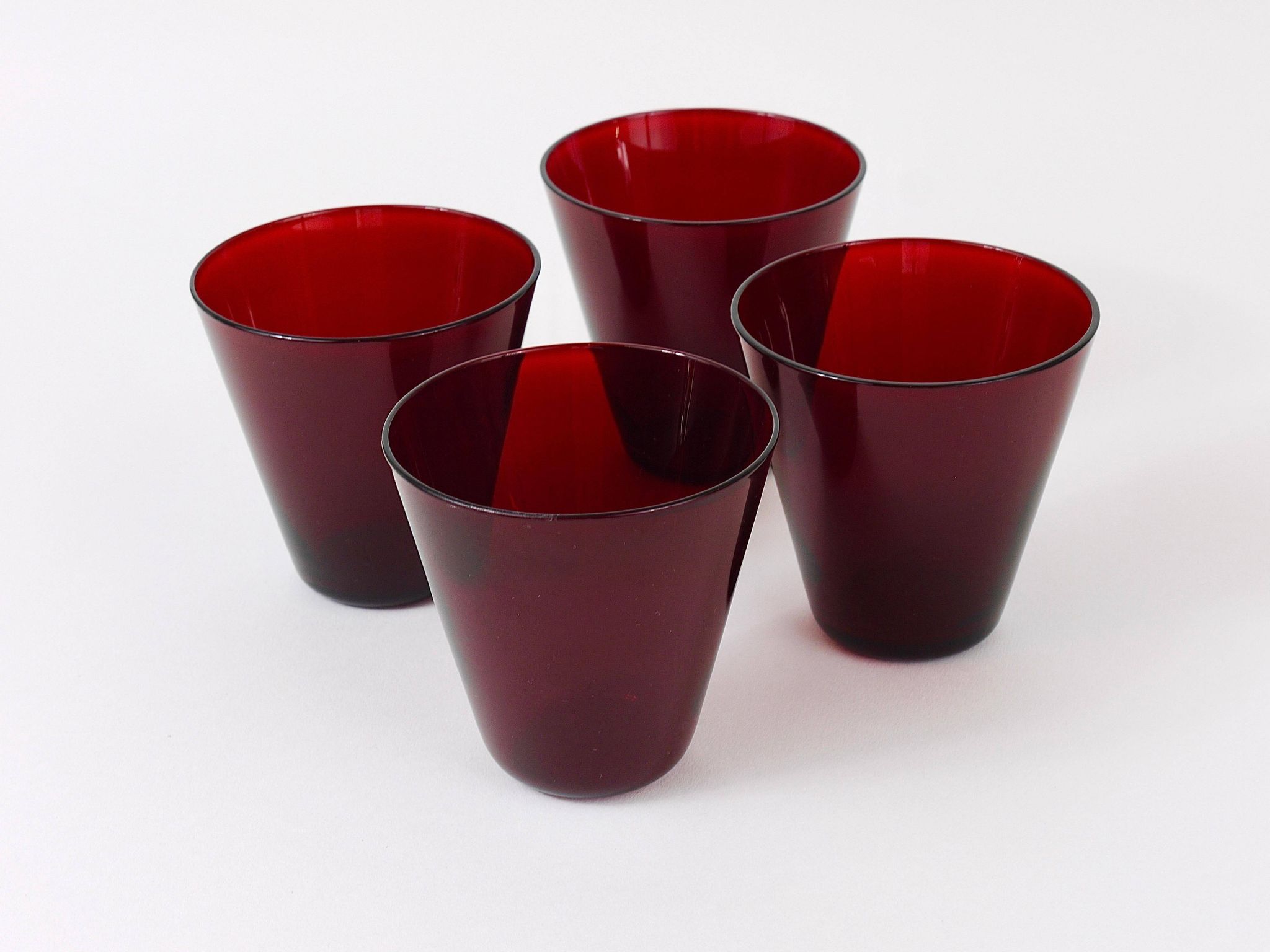 Four Kartio drinking glasses by Kaj Franck, mid-century style, from Nuutajärvi Nottsjö, Finland.