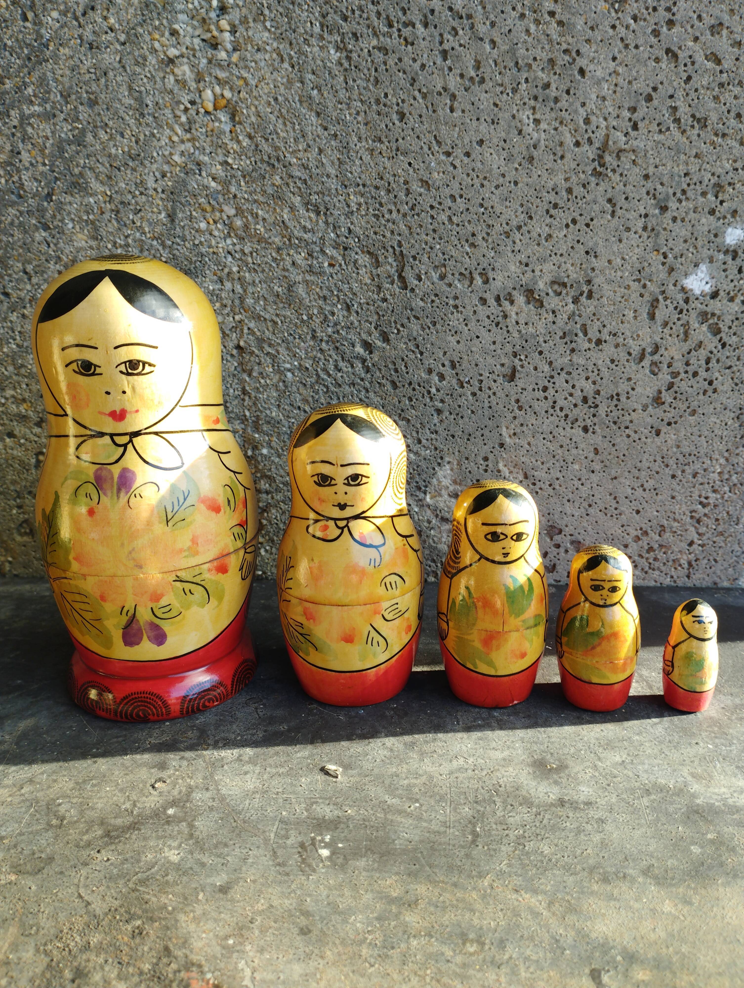 5 russian matryoshka dolls
