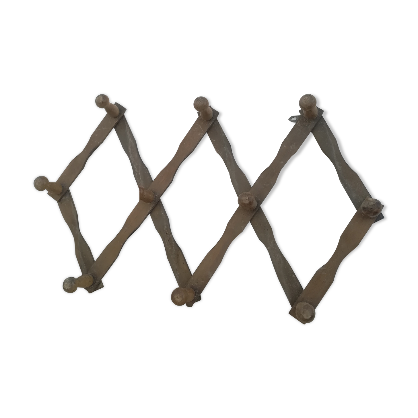 Wooden patères with braces