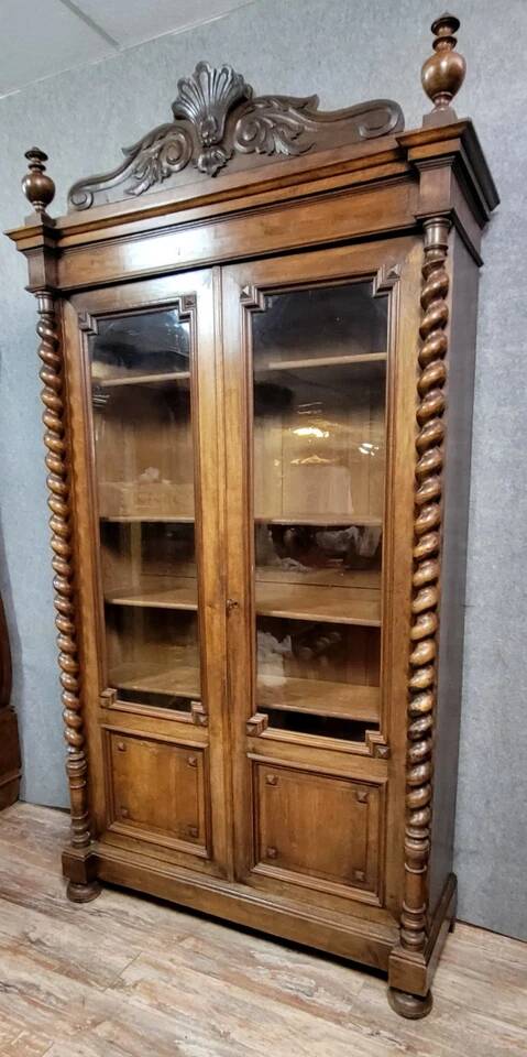 Louis XIII style bookcase in walnut circa 1850
