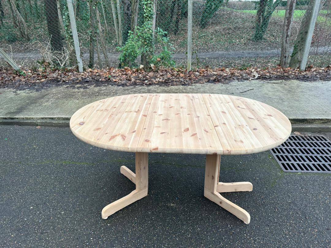 Round extendable dining table Rainer Daumiller for Hirtshals Sawaerk 145