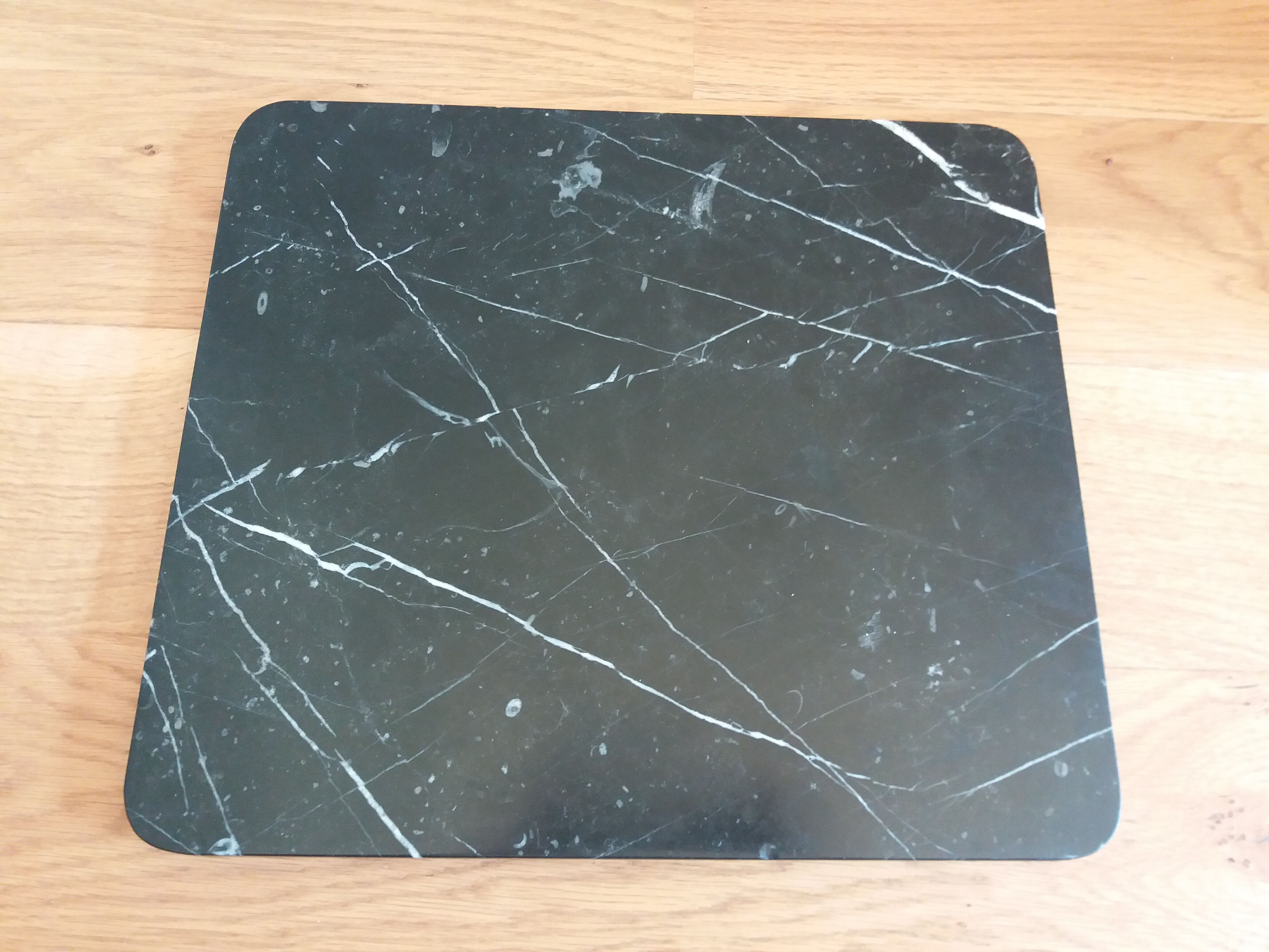 Black and white marble centerpiece top