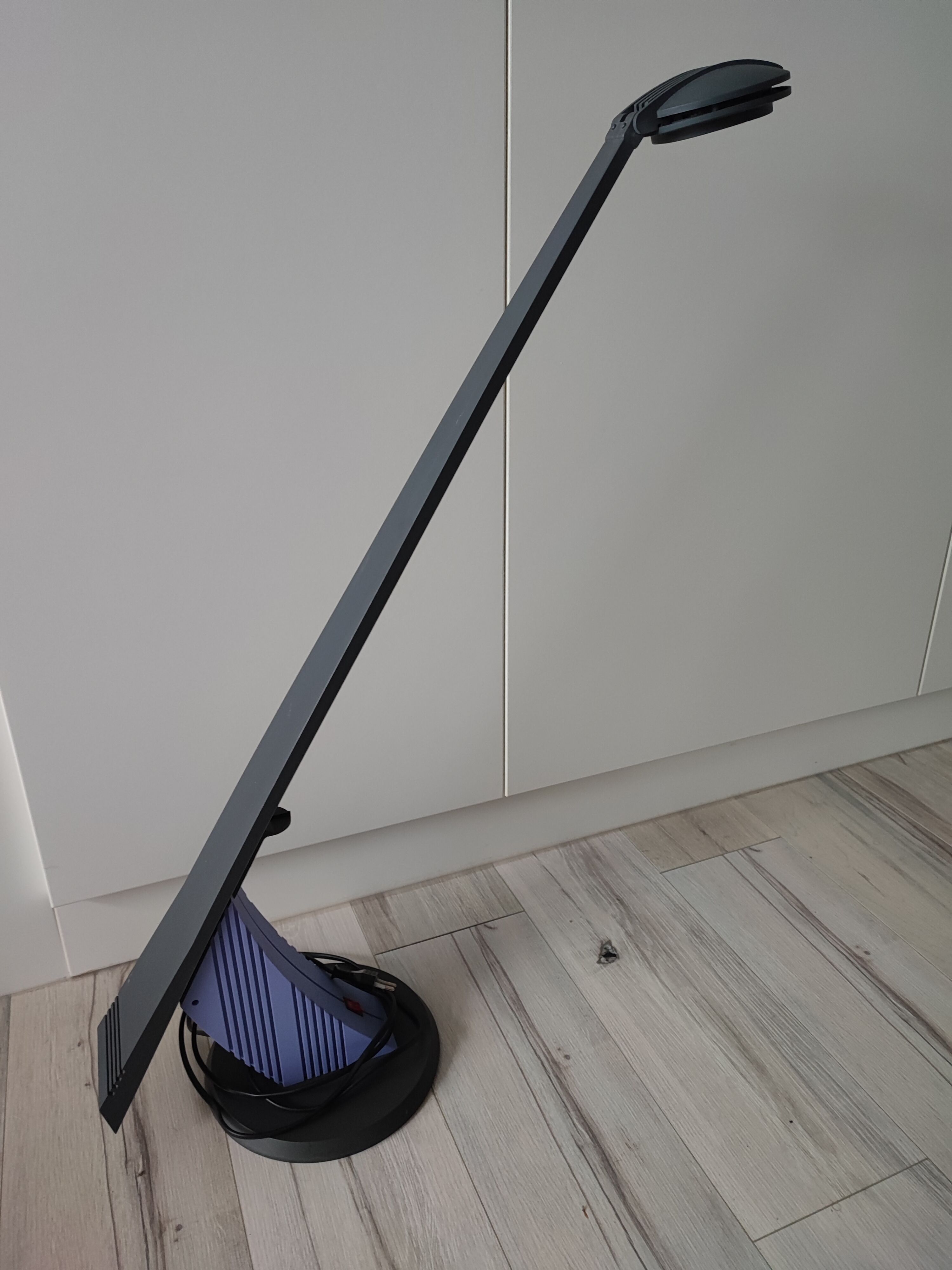 Dromos desk lamp designer Ferarri E.