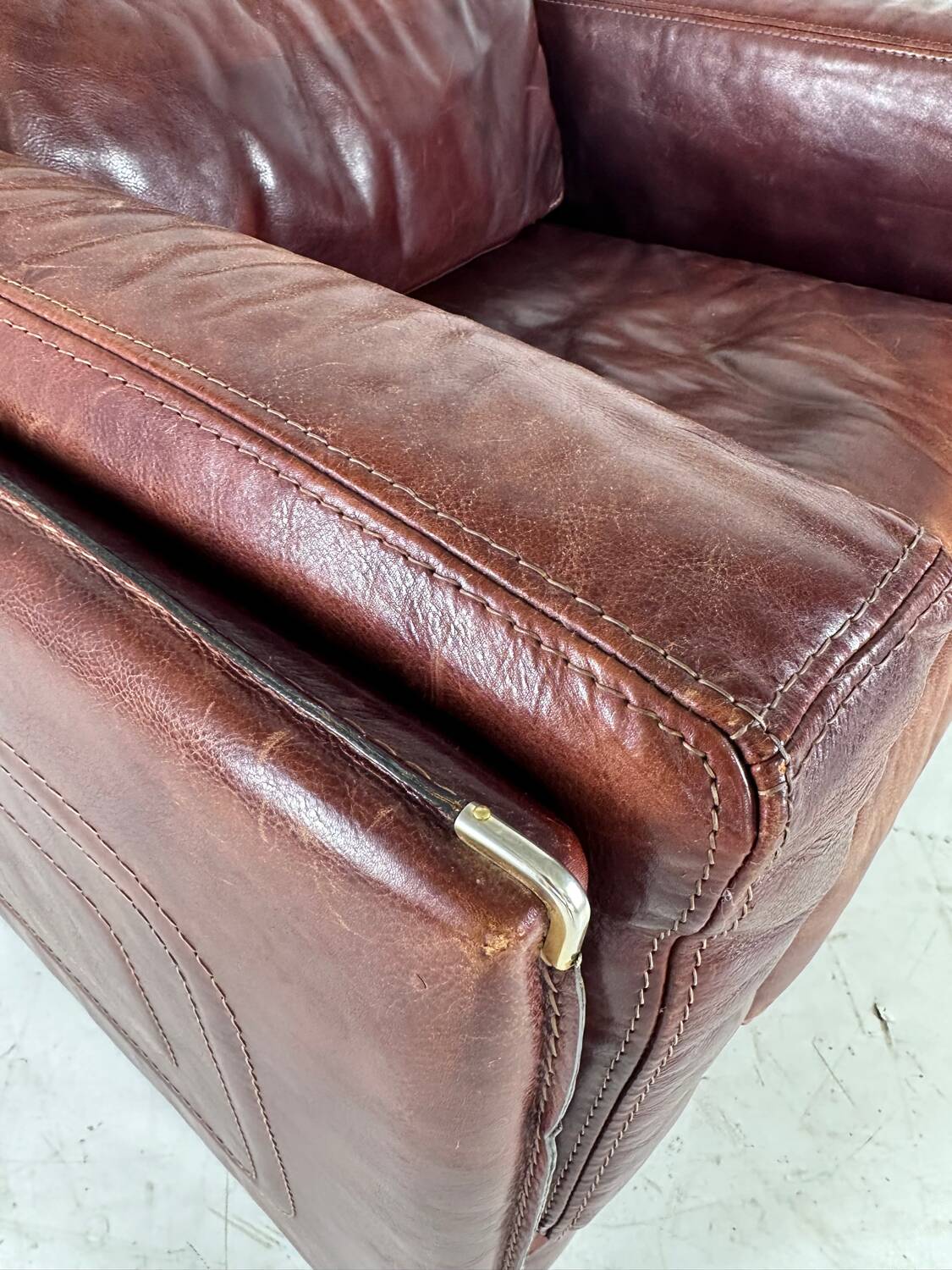 Pair of leather armchairs Roche Bobois