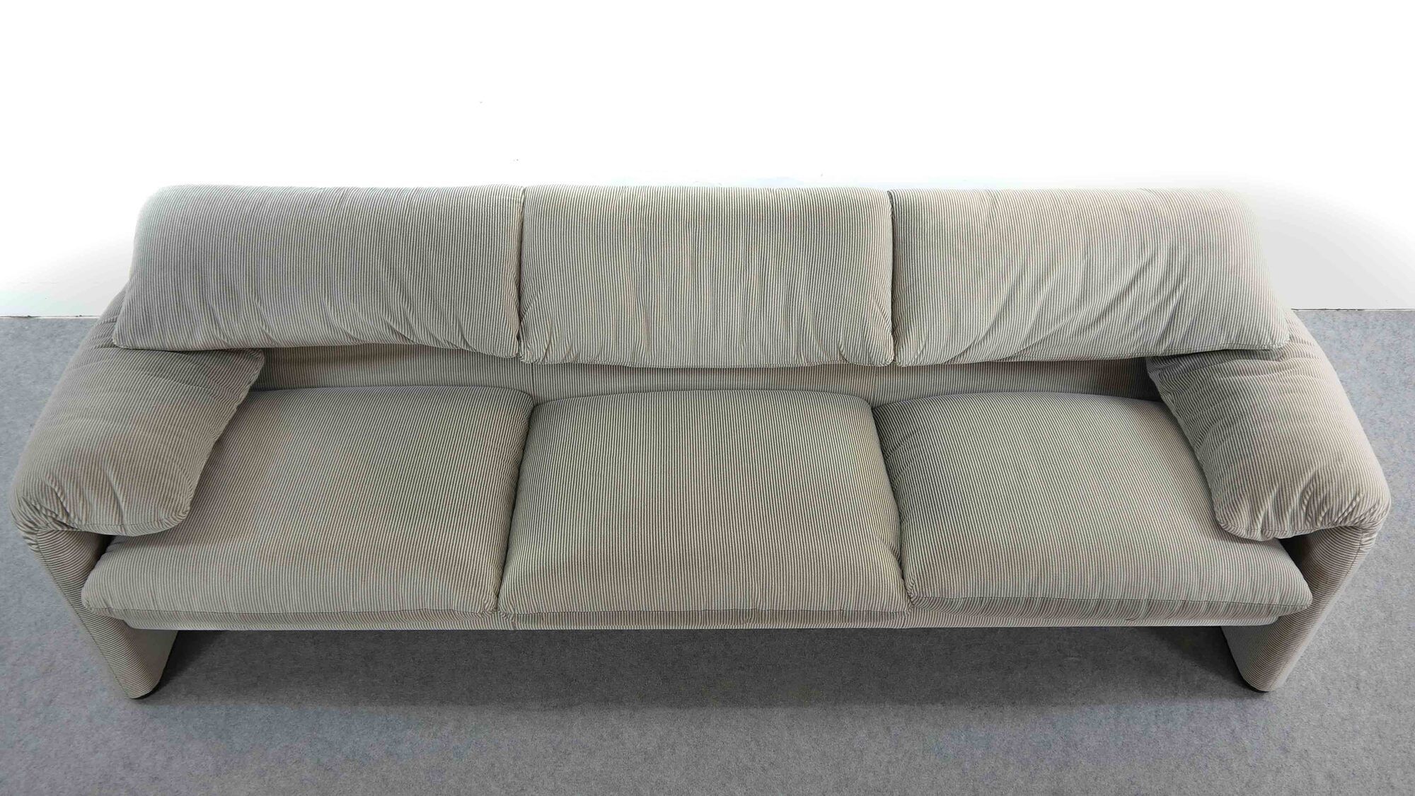 Cassina Maralunga 3-Seater Sofa by Vico Magistretti in grey striped fabrics