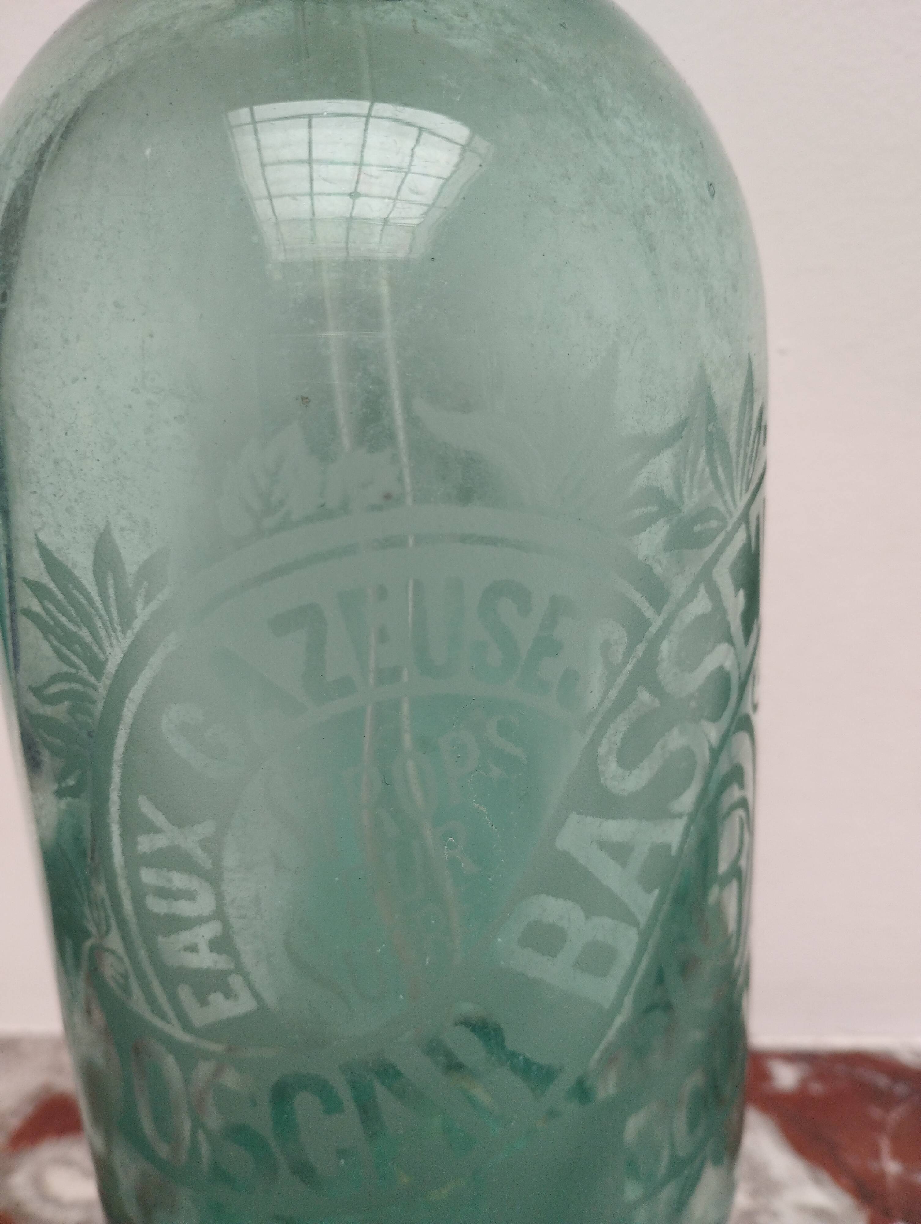 Oscar Basset sparkling water siphon