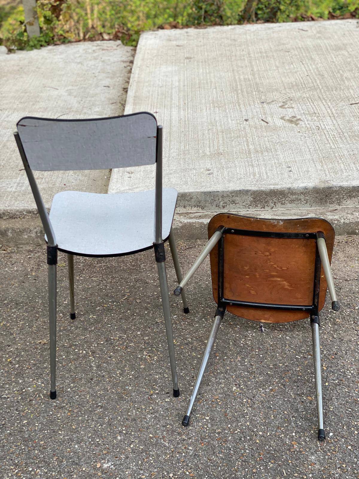 2 chaises formica beige et acier 1980