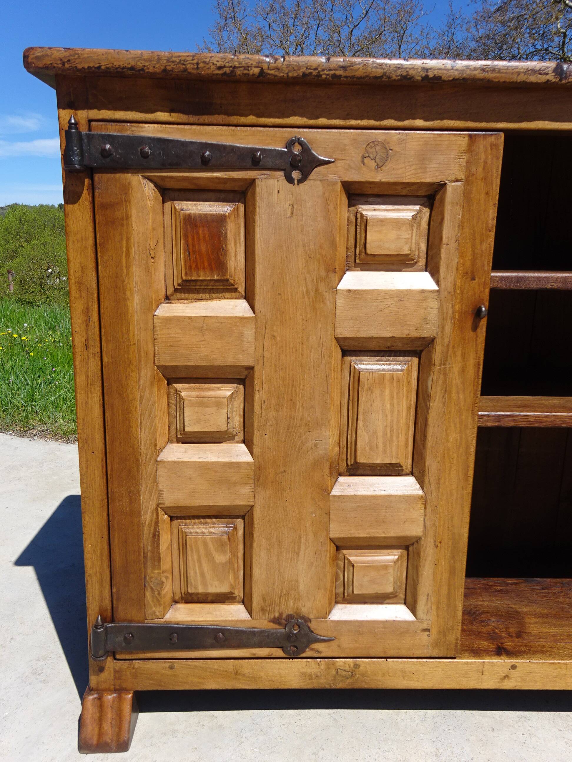 Old Tuscan sideboard, shallow depth