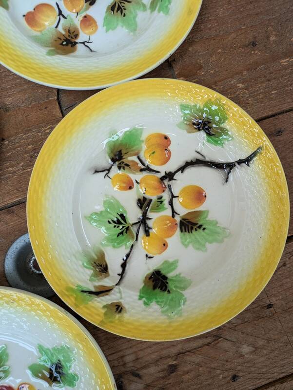 Set of 8 small fruit slip plates Orchies Moulin des Loups